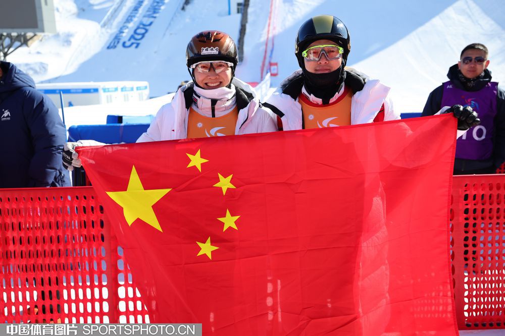 W_4321191_25021012_alj.jpg W_4321191_25021012_alj.jpg