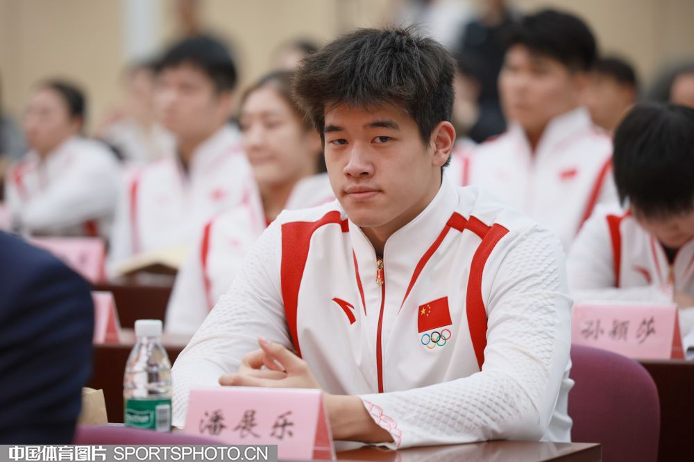 潘展乐.jpg 潘展乐.jpg